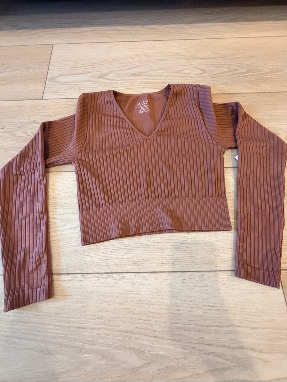 Ribbed V-Neck Long Sleeve Crop Top - Rust Brown
